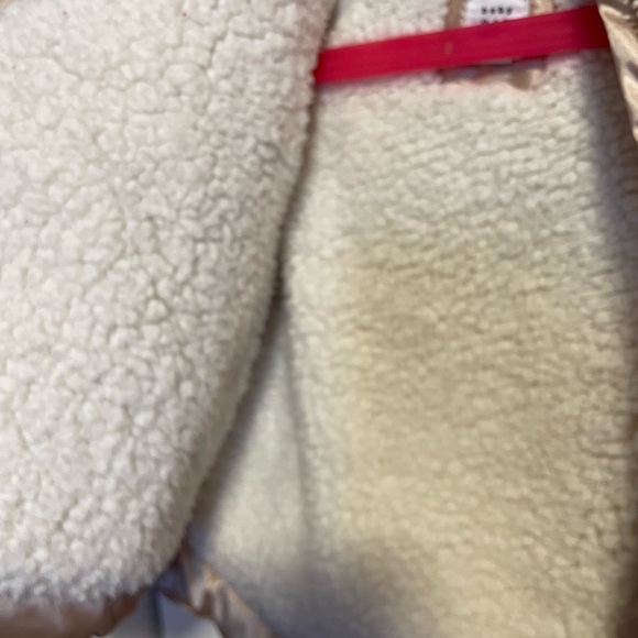 Baby Gap Gold Puffer Jacket - Picture 4 of 4